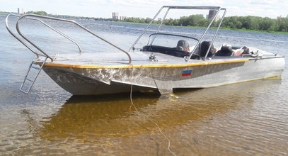 Катер на подводных крыльях «Волга»